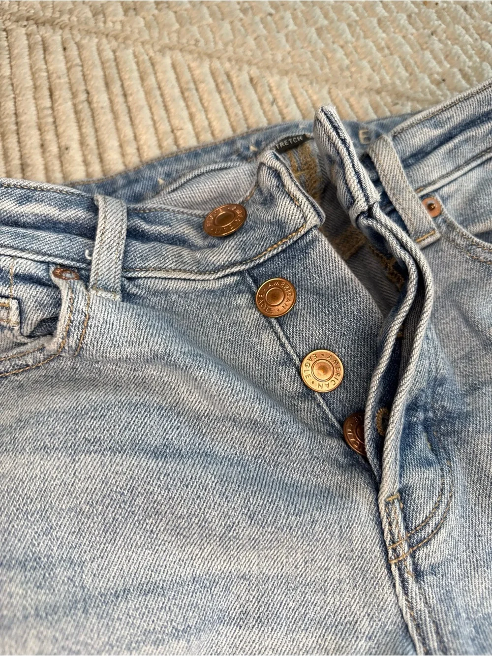 American Eagle High Rise Button Fly Distressed Jeans Light Wash Size 0